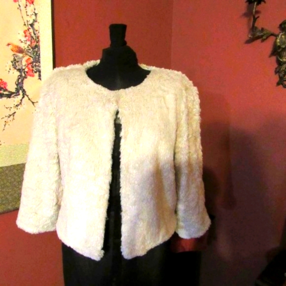 🪽 Cream Faux Fur Evening Jacket with Mocha Satin Lining - MJ - Picture 1 of 15